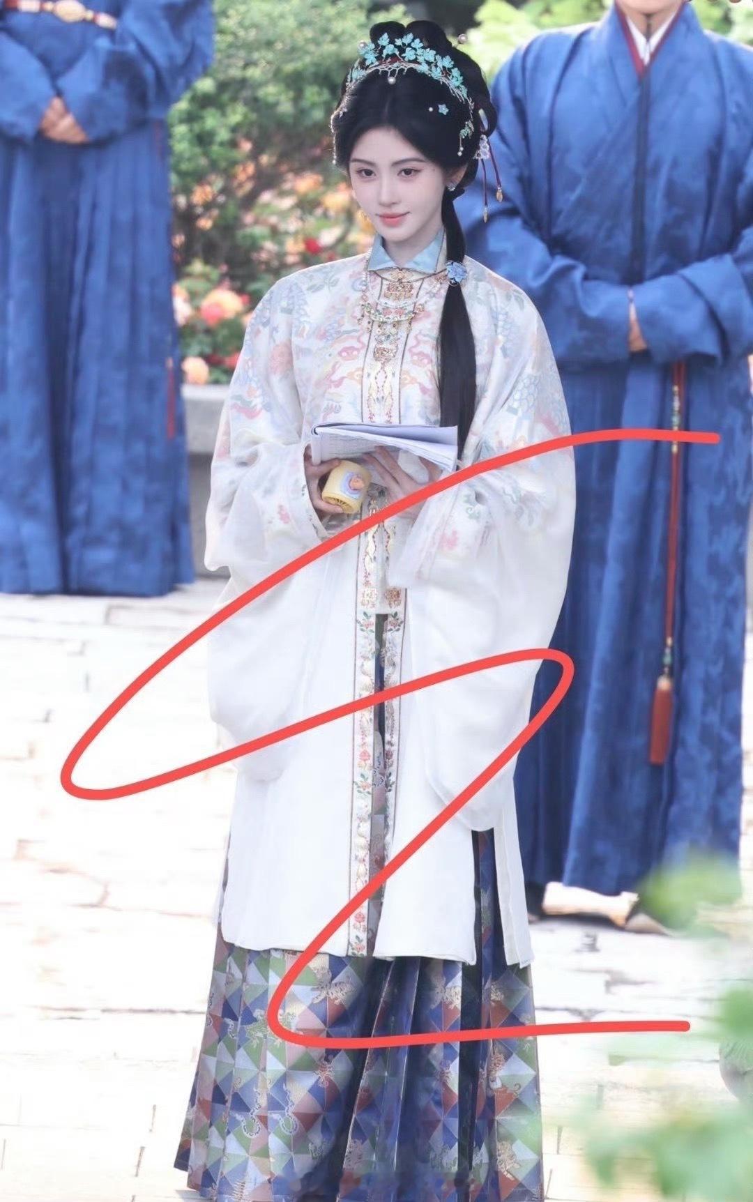 完全大家闺秀鞠婧祎万花世界又有新皮肤了鞠婧祎万花世界明制马面裙