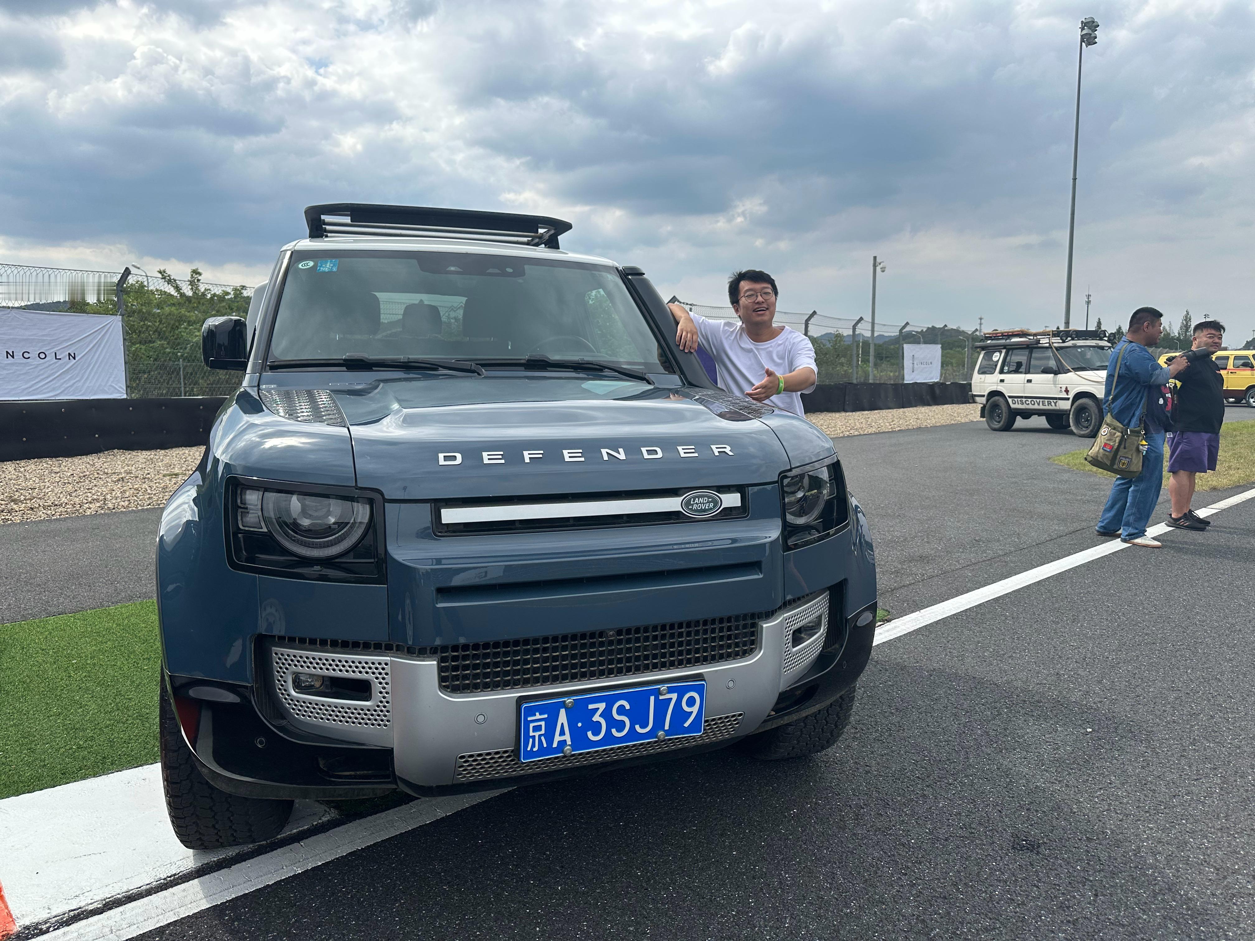奇奇怪怪的追星方式陶喆路虎广告片的原味卫士[淡淡的] 哈哈 车里的流沙都还在 这