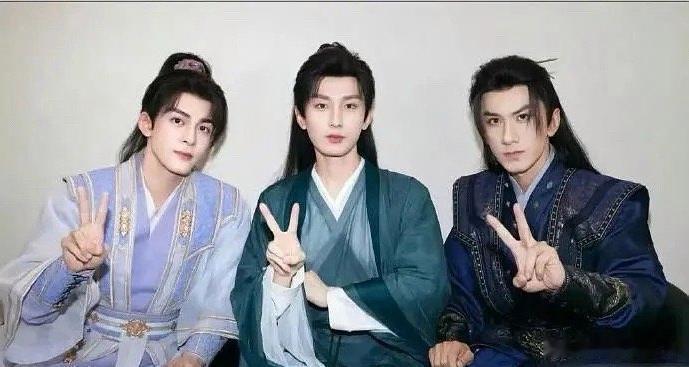 这部剧与《莲花楼2.0》有何不同，为何再次拍摄？请在57字以内简述。 ​​​