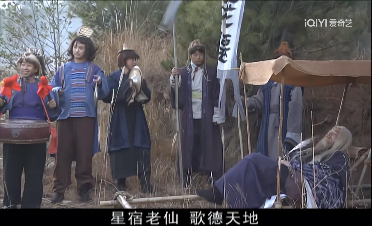 慕容复一行五人，对战星宿派众弟子，酣战了一夜，最后战绩是杀伤了二十余人。“这时慕