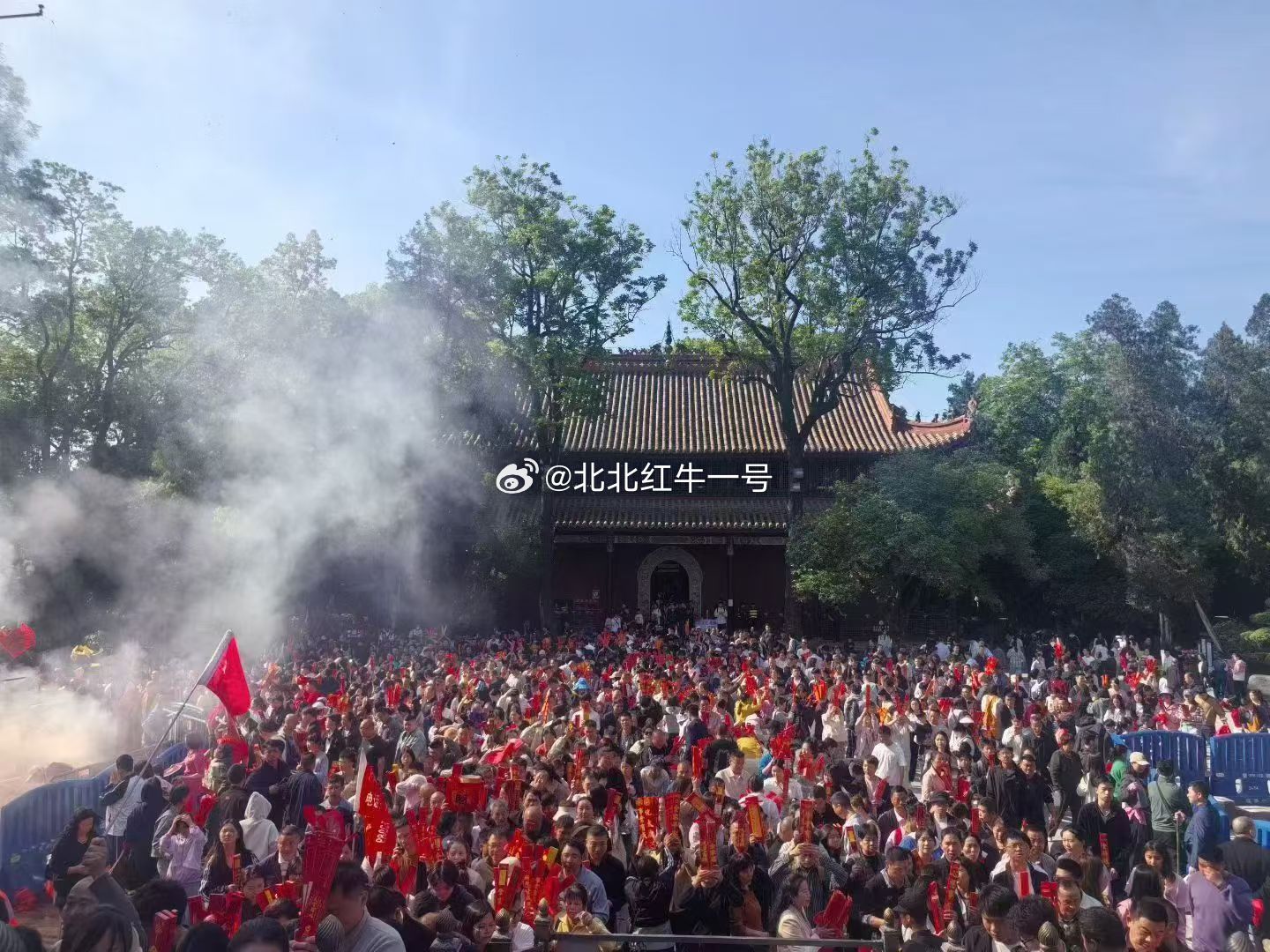 千年古庙南岳大庙火神庙，香火鼎盛，恭迎五路财神赵公玄坛仙诞，火神赐福财神添五方之