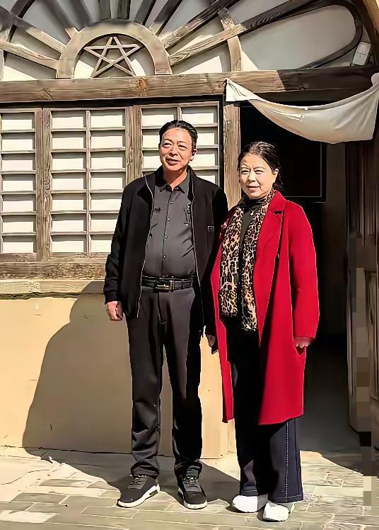 不愧是延安！许妈姚爸这场助农直播，直接让红土地火出圈！

谁能想到，一场直播竟卖