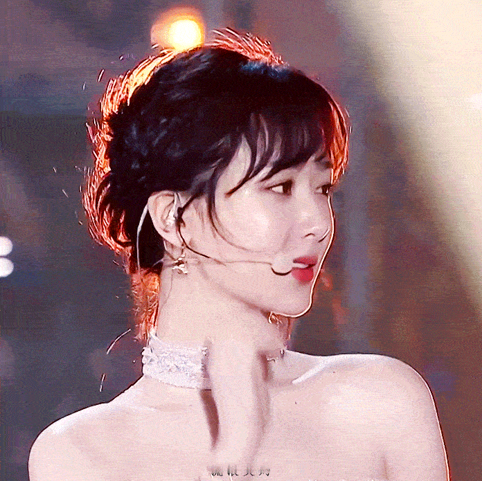 #杨紫工作室#记忆中的小雪已经是成熟女人了 ​​​