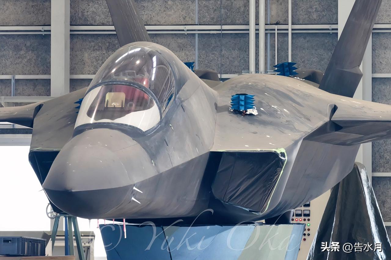 日本“心神”五代机技术验证机不知道还有没有人记得？

下面这个图还挺少见的，这是