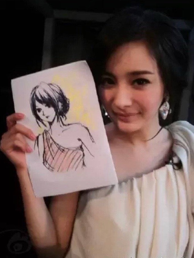 杨幂 古早画风太太 是嘟是嘟～姐还画过自己的自画像呢