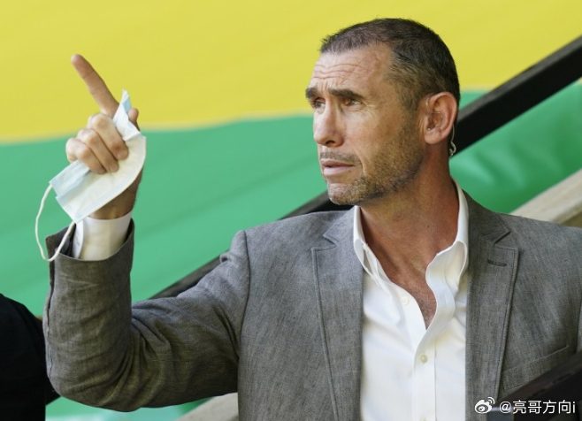 进球网报道，阿森纳名宿马丁·基翁被指在解说阿森纳的欧冠比赛时偏袒枪手，其解说中立