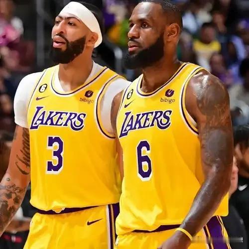 21世纪以来NBA最成功五次巨星抱团！詹姆斯真的知道如何才能赢球！

① 200