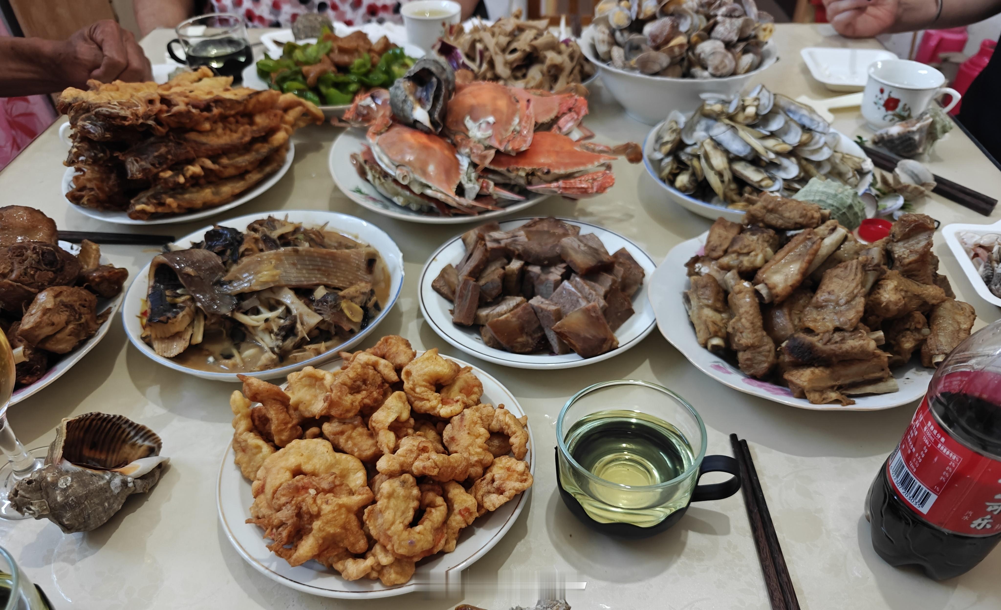 冷知识，青岛其实已经开海了，8月20就能小船近海捕捞了 ​​​
