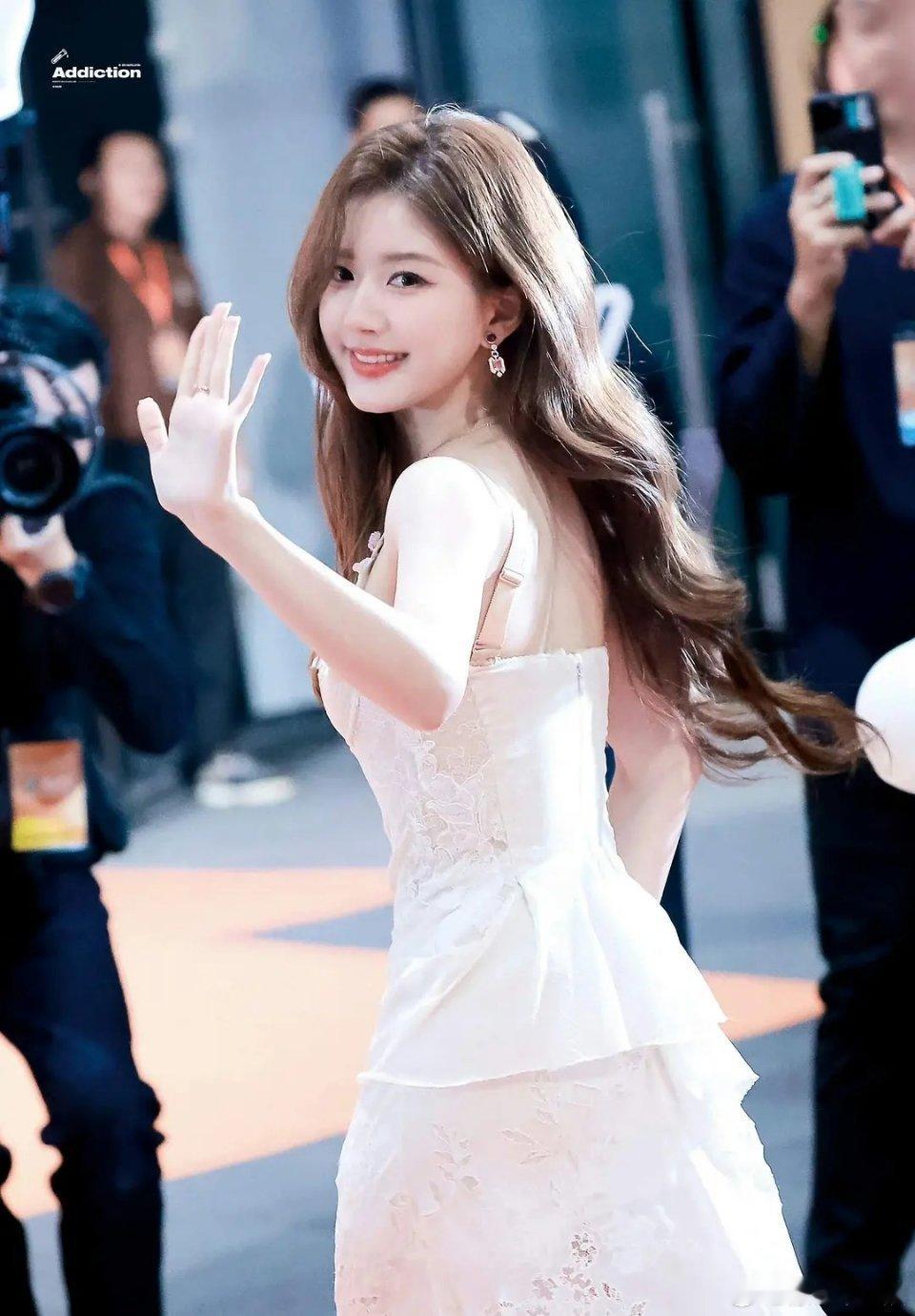 赵露思越来越不像她自己了 ​​​