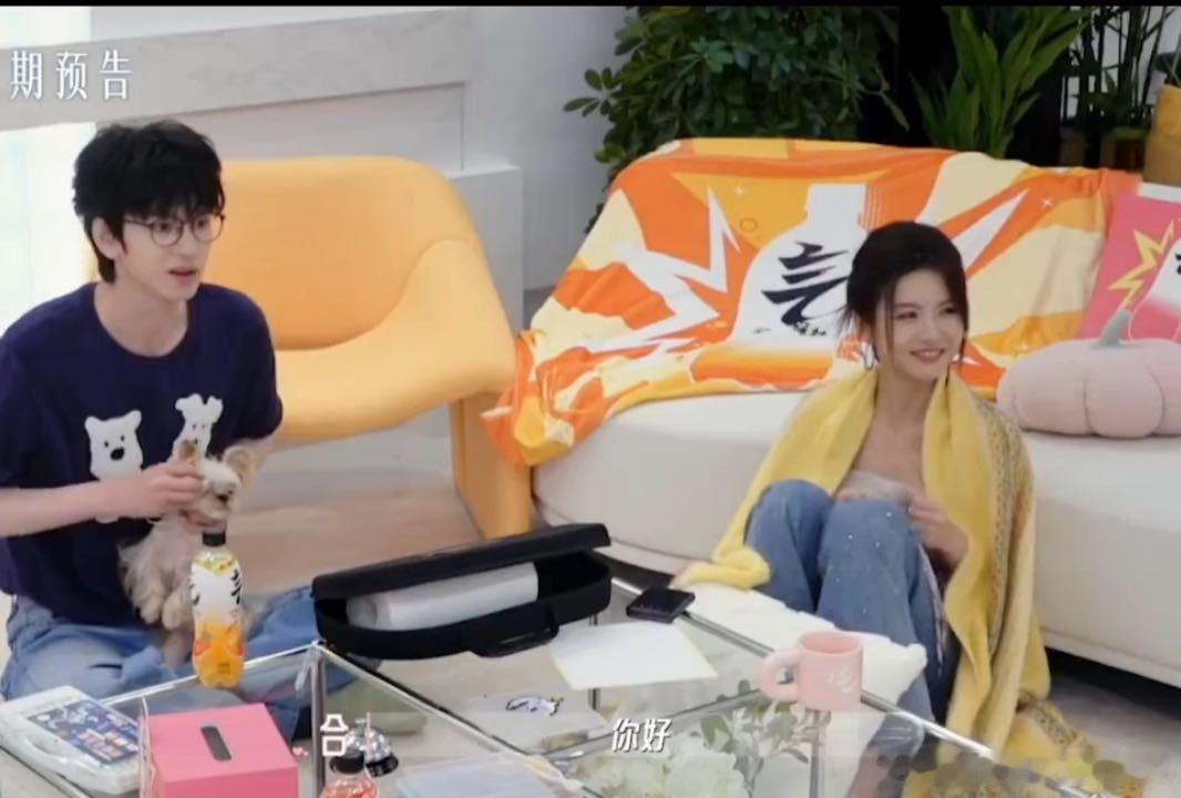 春子哭了春子因为小朱选炼炼哭了 很多观众能共情春子的情绪，喜欢是很主观的事，小朱