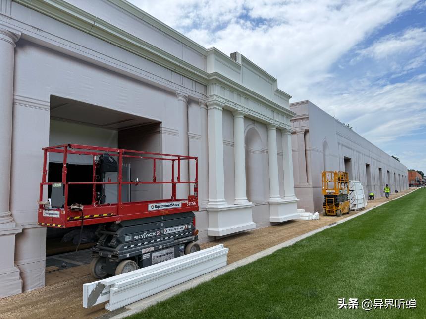 至少五个州退出特朗普的“伟大美国州博览会”。
当地时间6月11日美国CNN报道。