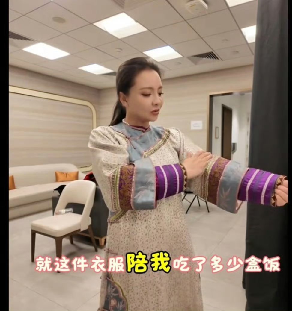 孙茜时隔16年再扮槿汐姑姑 孙茜此次再扮槿汐姑姑，不仅仅是简单的造型复原，更是对
