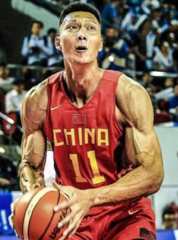 大哥就是大哥！退役后不进体育局当官，也不上综艺赚外快，更不靠直播赚人气，退役3年