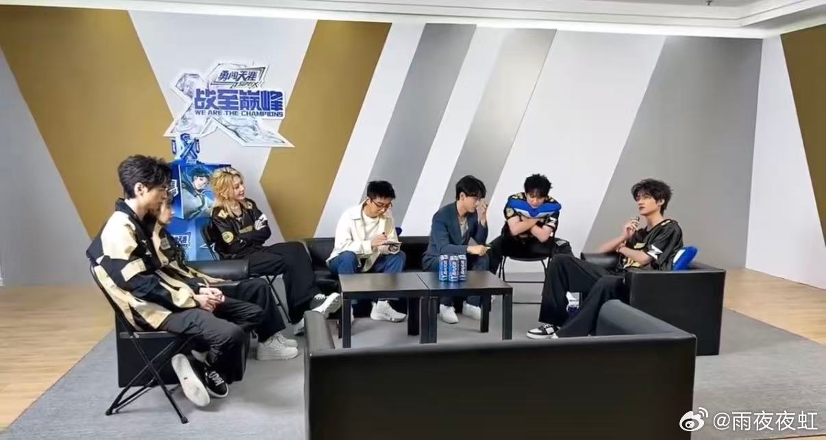 周柯宇眼里JIUZHE战队的热血浪漫 谁的DNA动了？周柯宇口中的热血浪漫，就是