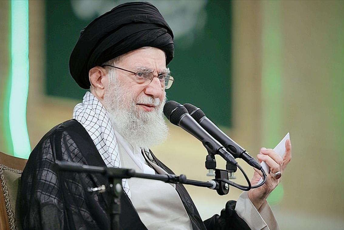 突发！美国直接给伊朗扣上一顶前所未有的“帽子”，中东局势瞬间拉到最紧张。
 
当