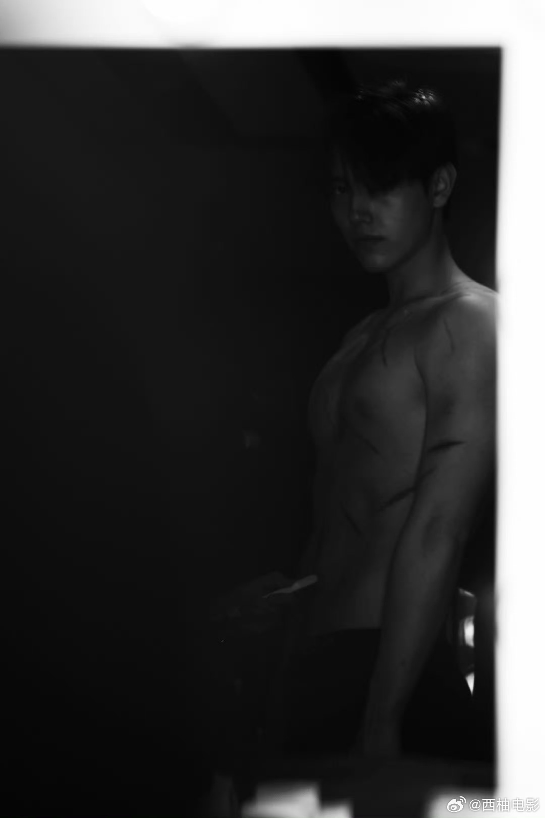 陈飞宇高中毕业照阿瑟是我从小看着长到大的，身材真的撕哈撕哈 