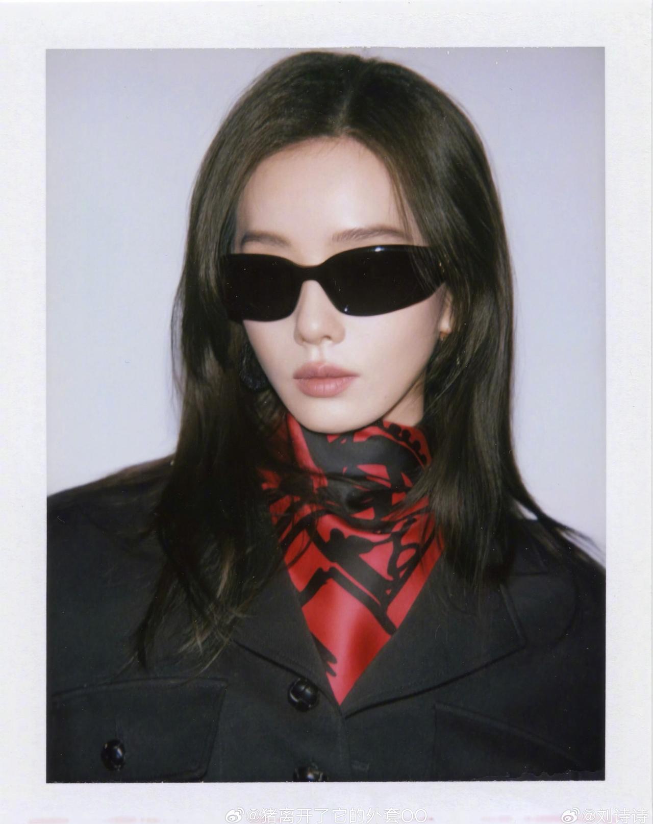 刘诗诗CELINE撕拉片营业，帅是一种感觉！！[羞嗒嗒][羞嗒嗒] ​​​