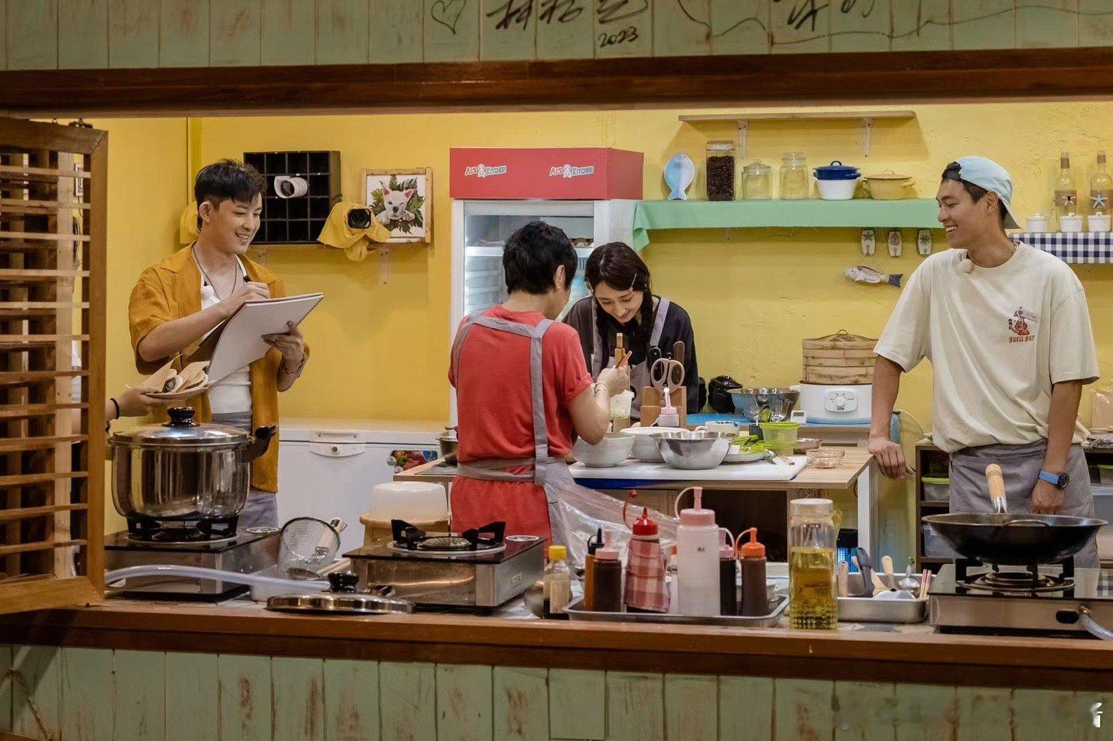—  杨祐宁 🍜 《艾嘉食堂》 — 每一道佳肴都满载美好回忆 每一次相遇都充满