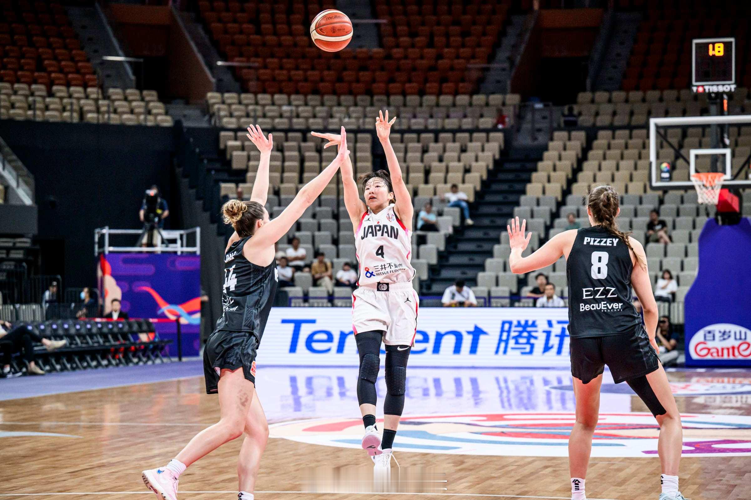 日本女篮第三节单节轰出22-8，半决赛中日大战已成定局。2025女篮亚洲杯 ​​