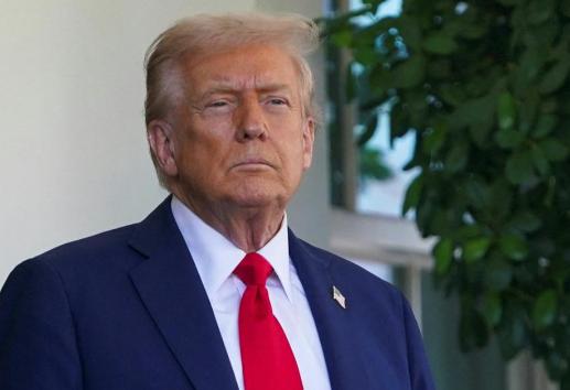 反常，特朗普访华在即，美方接连出4张“制裁牌”，到底打什么算盘？

小派认为，大