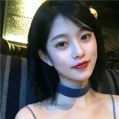 夜幕下的咖啡馆，温柔时光的美好瞬间