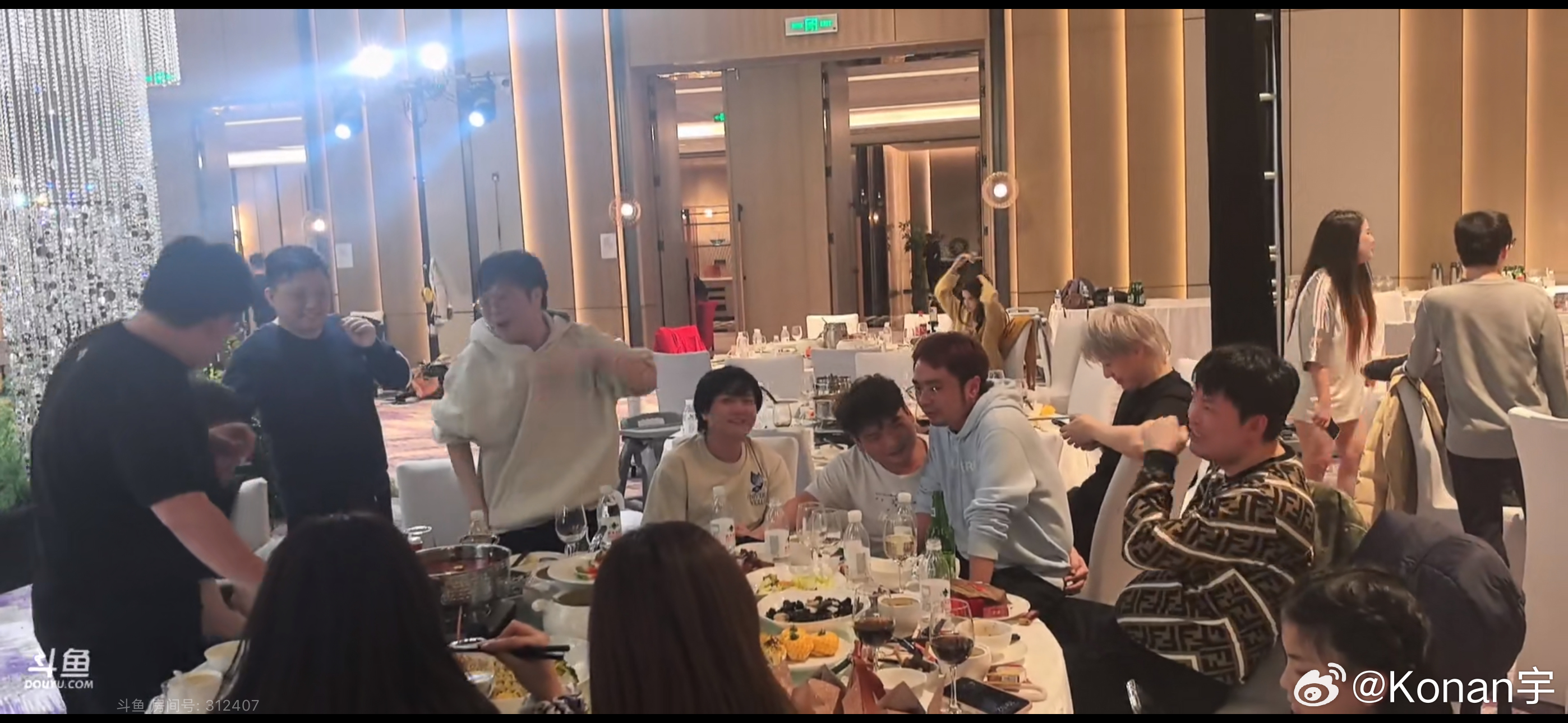 太热闹了啊！祝福狗哥！dota2 ​​​