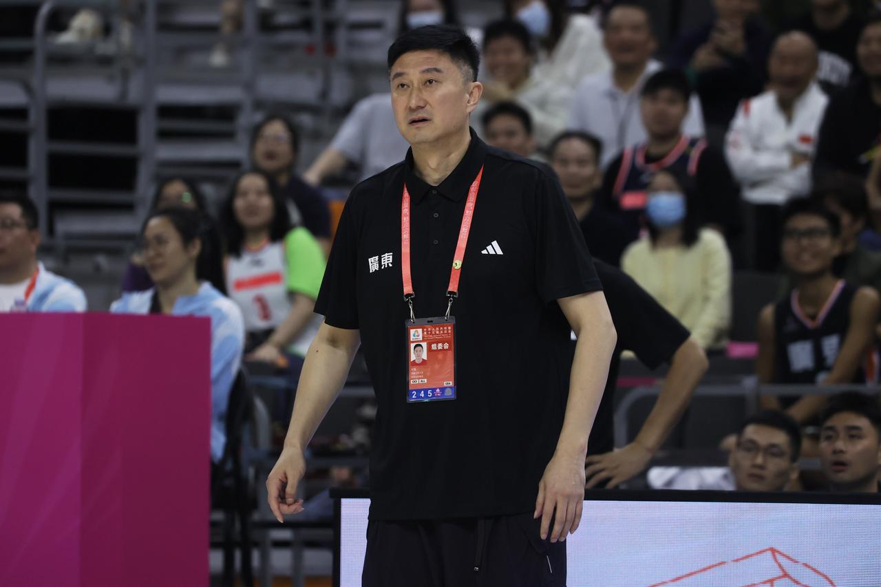 发没发现！杜锋是当下男篮最好的选择！

1，兵败名古屋，总要有人去承担责任，要不
