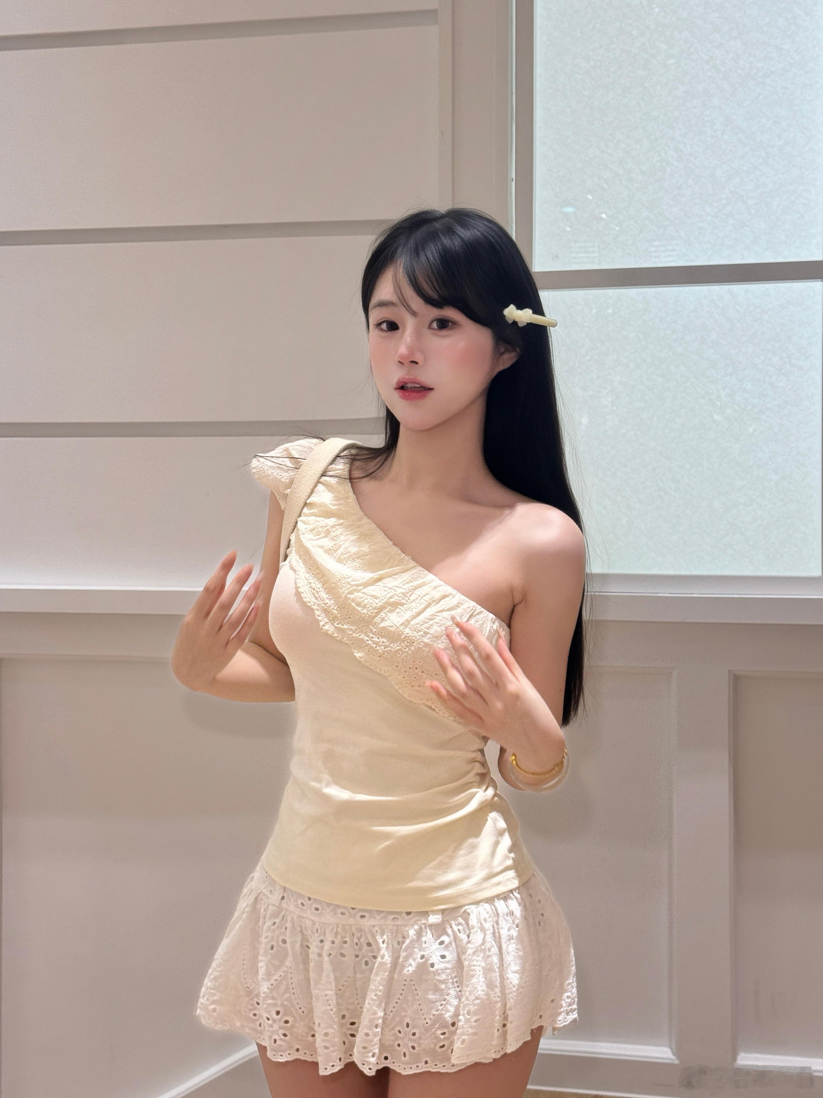 臭美尝试穿高跟鞋逛街之后马上被制裁了  坚持一个小时