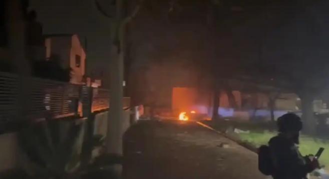 面对伊朗同归于尽打法，美军亮出王炸底牌：如果战败，就爆核武器。
 
美国对伊朗的