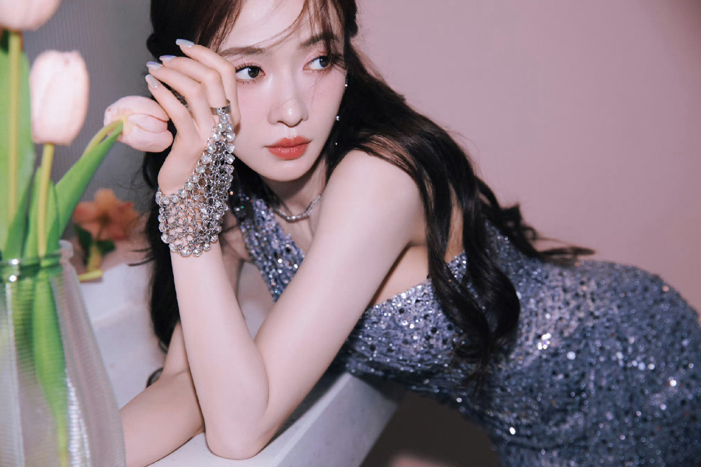 吴谨言这身材太优越了，水嫩又性感！ ​​​