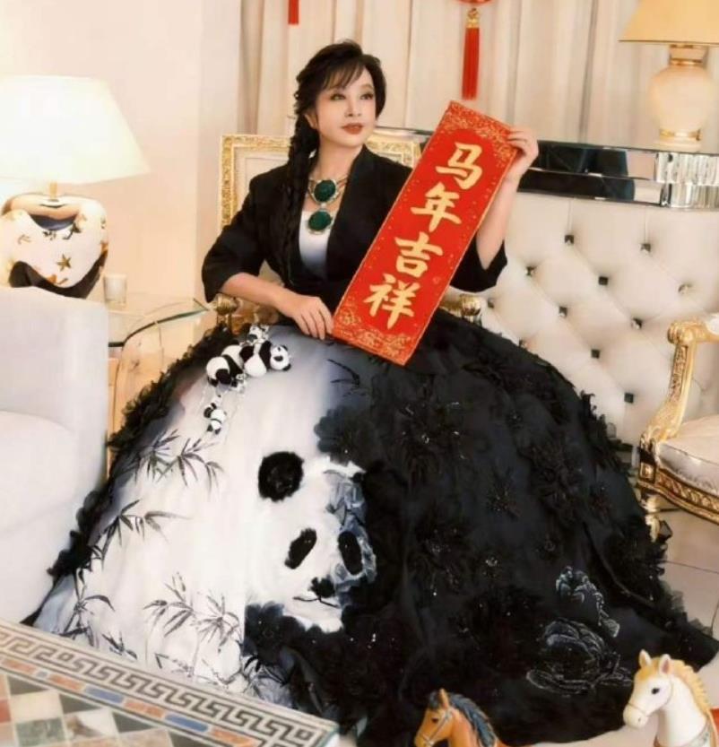 刘晓庆 短剧还能有脱口秀掉价吗 刘晓庆在脱口秀节目中喊话：“拍短剧还能有脱口秀掉