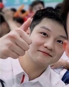 樊振东收获用心的离别礼物小胖好久不见