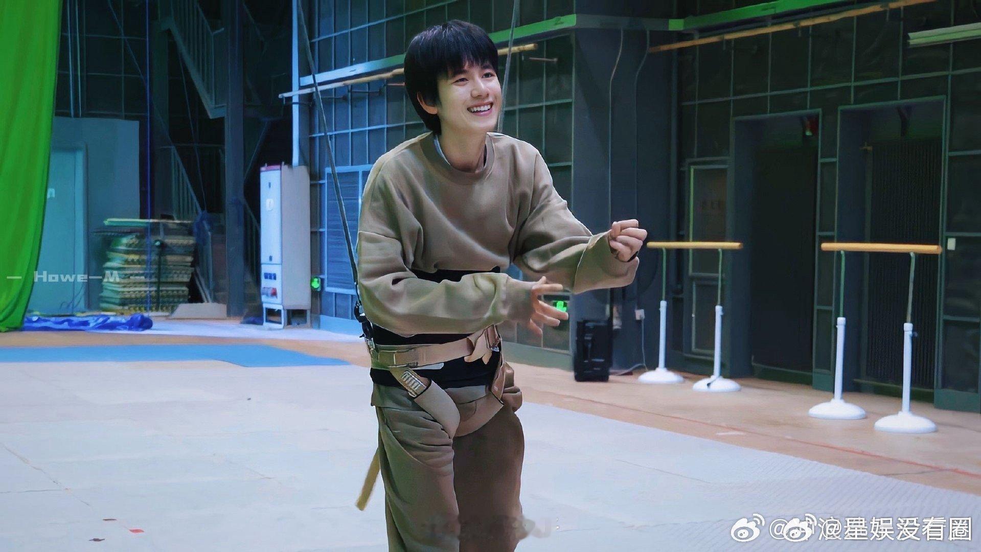 #胡先煦在异人之下剧组每天脱口秀#胡先煦很符合原著粉心里的人物设定，而且乌尔善导