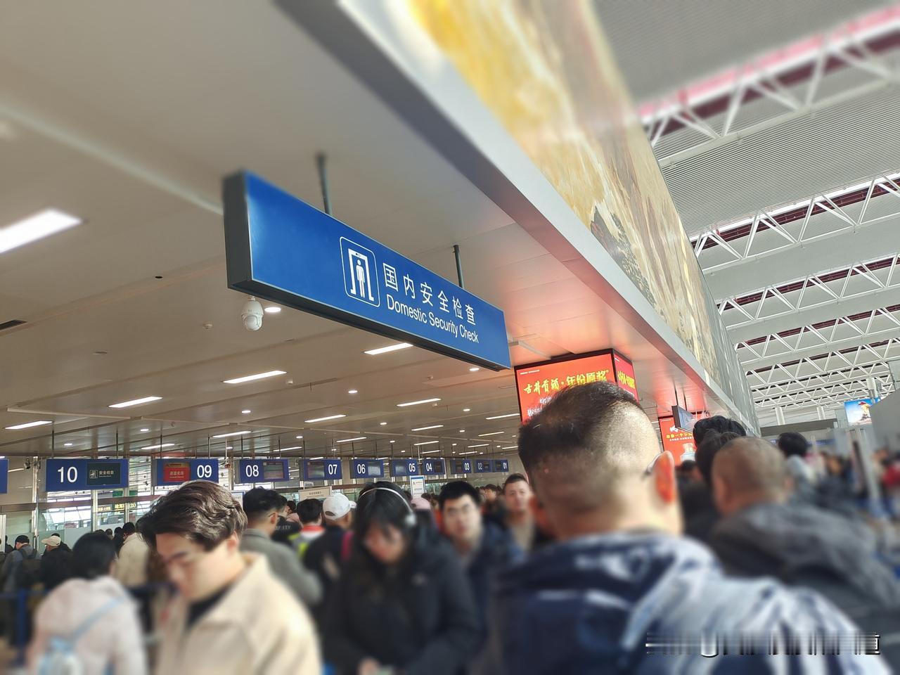 每个人看待问题，都是站在自身角度出发。就我而言，盛乐机场延迟启用，反倒让我满心欢