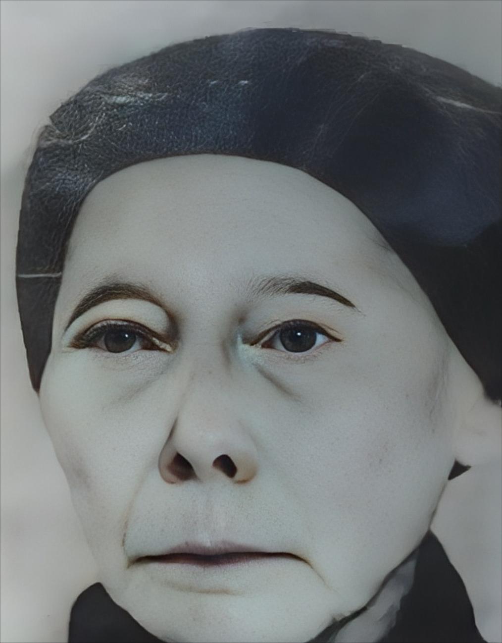 1933年，主席躲进农妇家。没想到，敌人搜查时，农妇却说：“你们要找的人，在我家