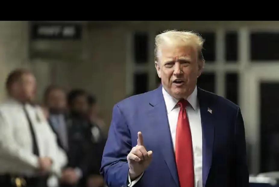 特朗普两面三刀玩脱了，嘴上说台海是中国的事，转头派军舰闯海峡，还撺掇台当局签50