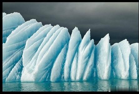 【冰岛】(冰岛语ísland)，是北大西洋中的一个岛国，位于北大西洋和北冰洋的交