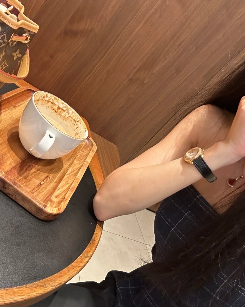 良心是做人的根本 人品是做人的底线 善良并不是为了得到回报 而是为了心安理得问心
