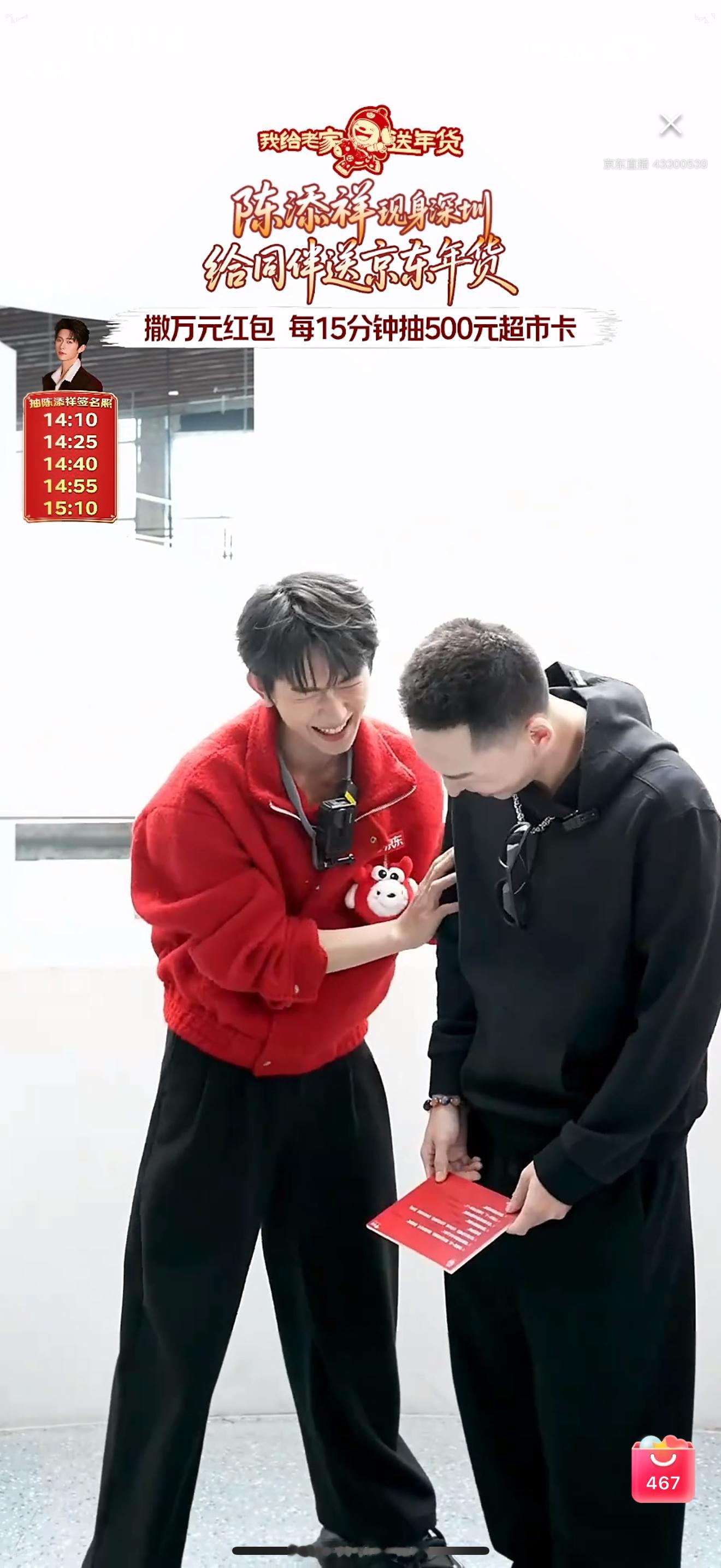 短剧男主剧里剧外两幅面孔 戏里是高冷、成熟、稳重的熟男，戏外就只是个刚毕业的青春