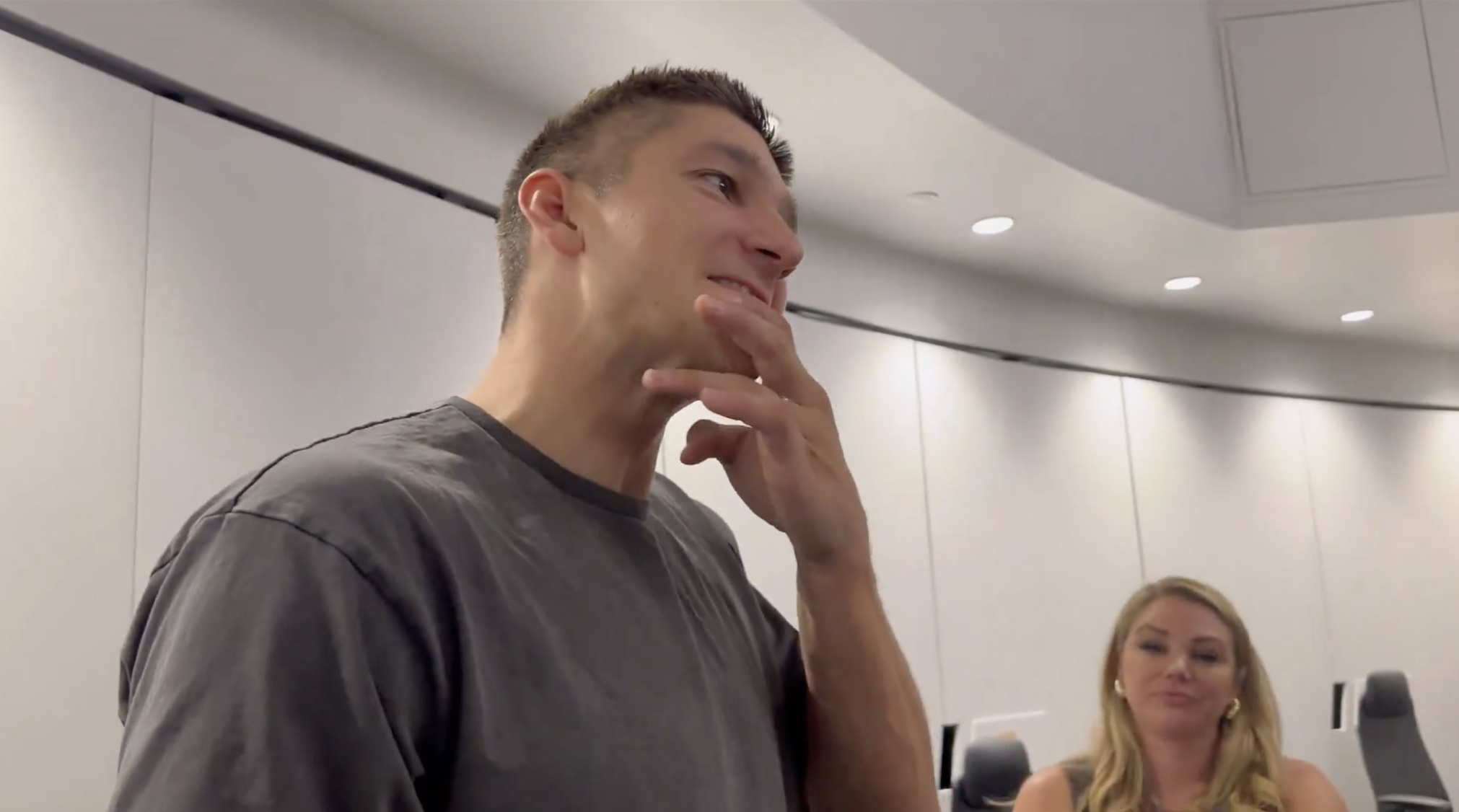 阿伦：若出现太多持球失误无法及时回防，防守就会出问题