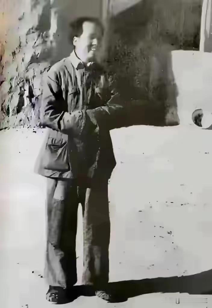 八次归零，八次重生：历史在绝望中“选出”了毛主席
 
1927年秋收起义后，红军