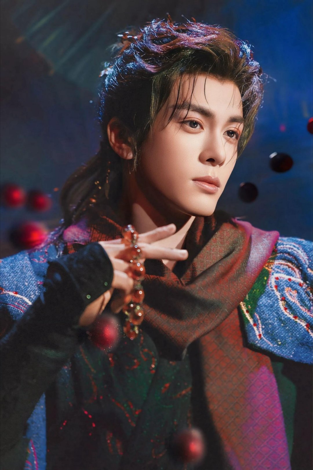 曾舜晞谈武拾光的反差感 背负使命却向阳而生，沉默坚毅也有温柔底色。曾舜晞说武拾光