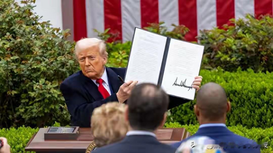 特朗普又给了全球一个震撼，国际秩序可能被美国优先撕碎