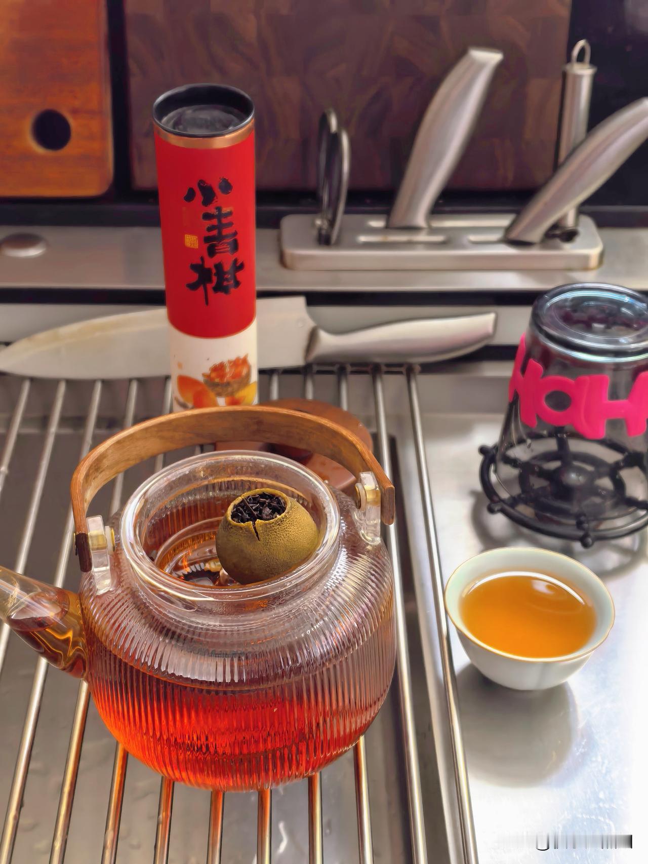 好热啊，小狗子大早上就要开空调，不然就呼哧呼哧的，
这个天我就喜欢吃冰的，喝开的