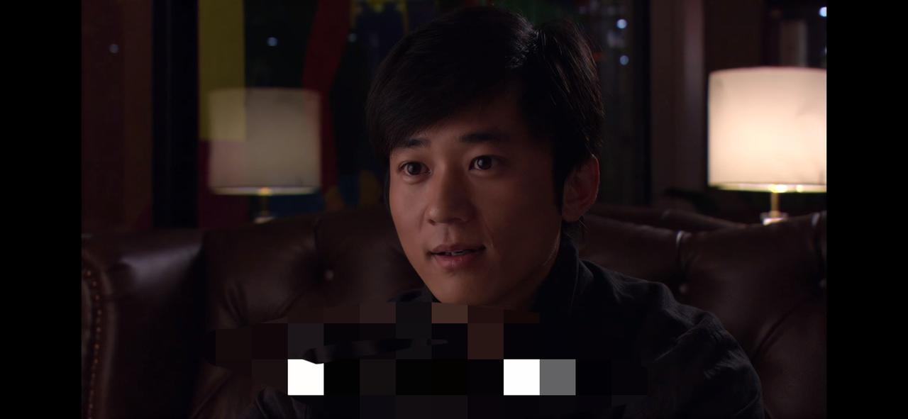 这个演员，第一眼我还以为是张杰呢！