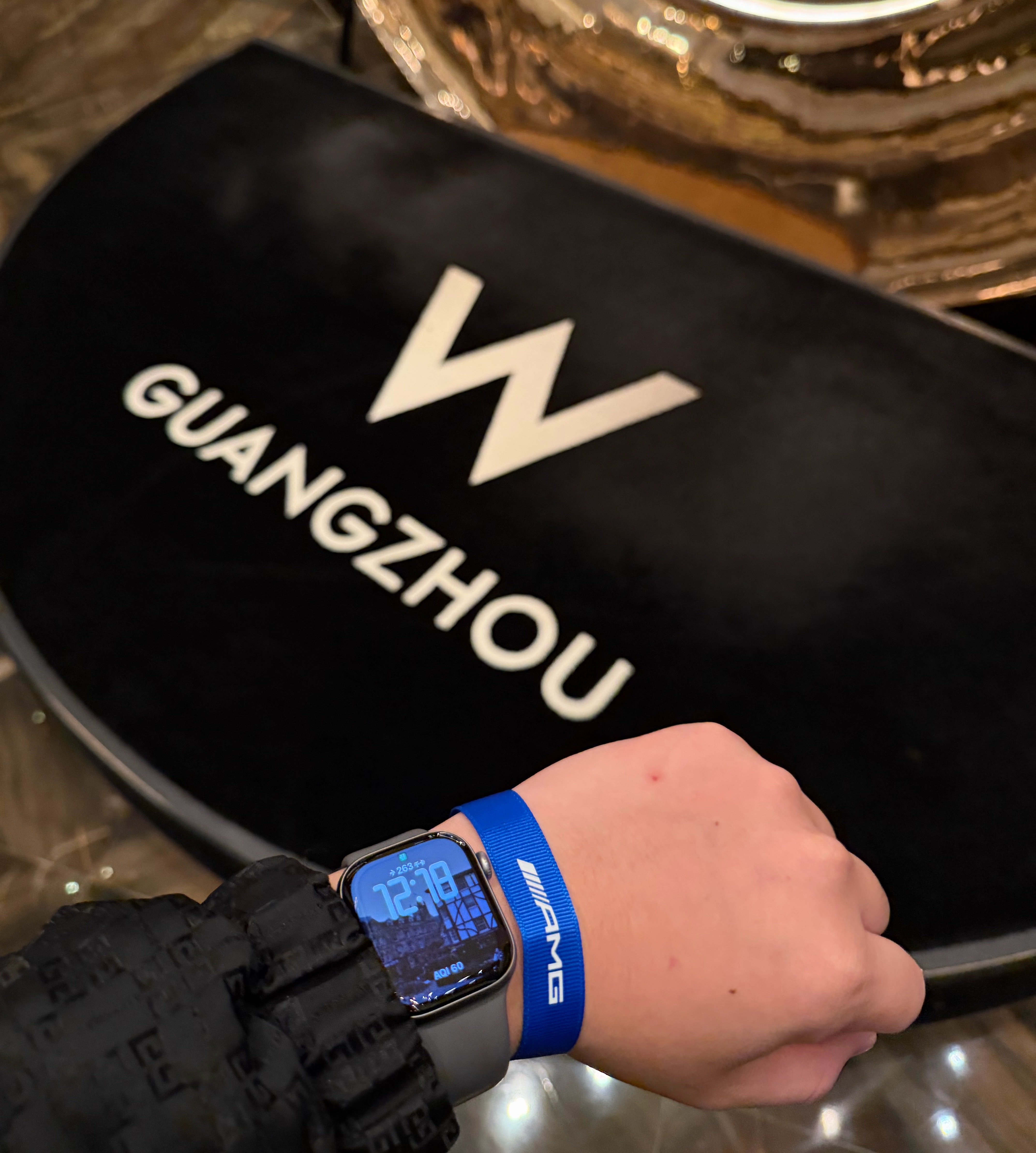 这次奔驰AMG居然是广州W酒店。太年轻了吧 