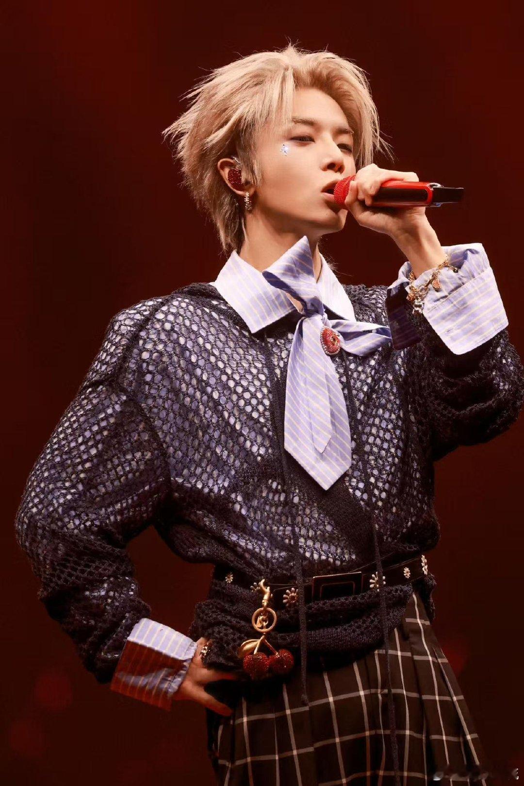 华晨宇 本命年和本命人一起过“时间画了一个圈，让我在本命年的起点，就站在了命运的