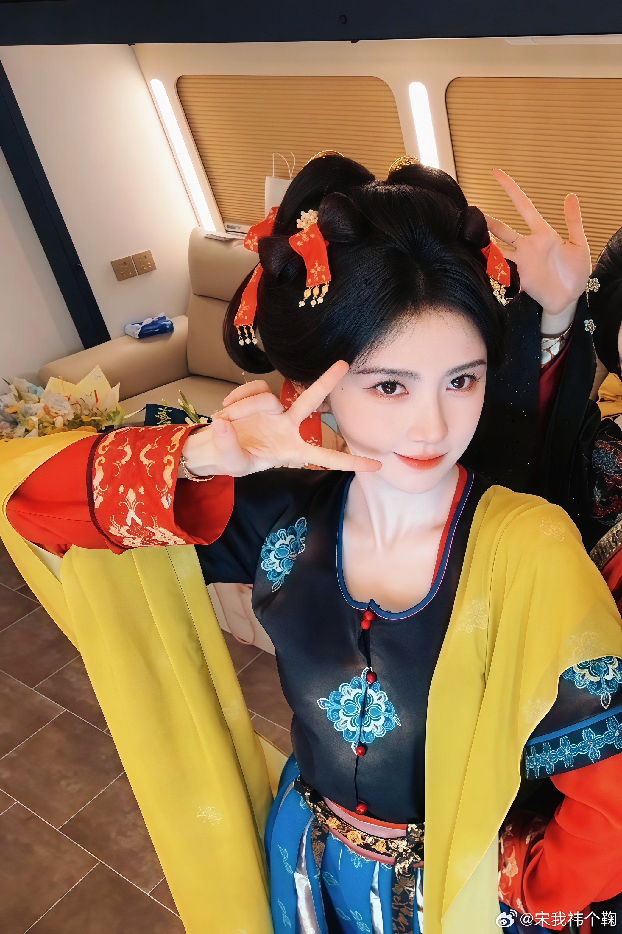 鞠婧祎 jjy鞠婧祎月鳞绮纪 jjy鞠婧祎露芜衣 “我知道我不是你的花 但能途径