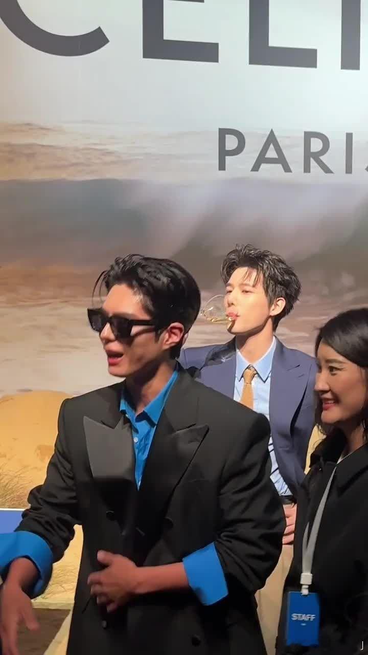 中韩破碎小狗代表，哭了不知道先哄哪一个王安宇‖朴宝剑‖ 