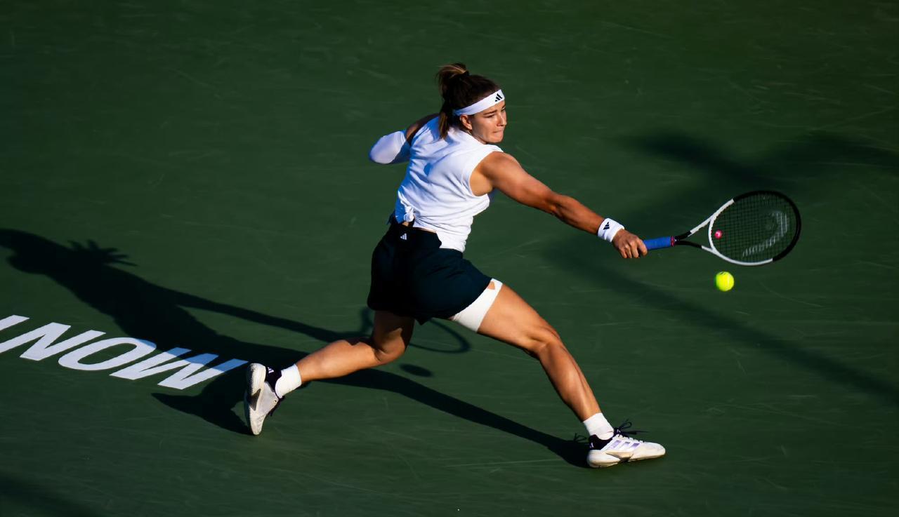 WTA1000蒙特利尔站第三轮，11号种子穆霍娃以6-7(2) 6-2 6-3逆